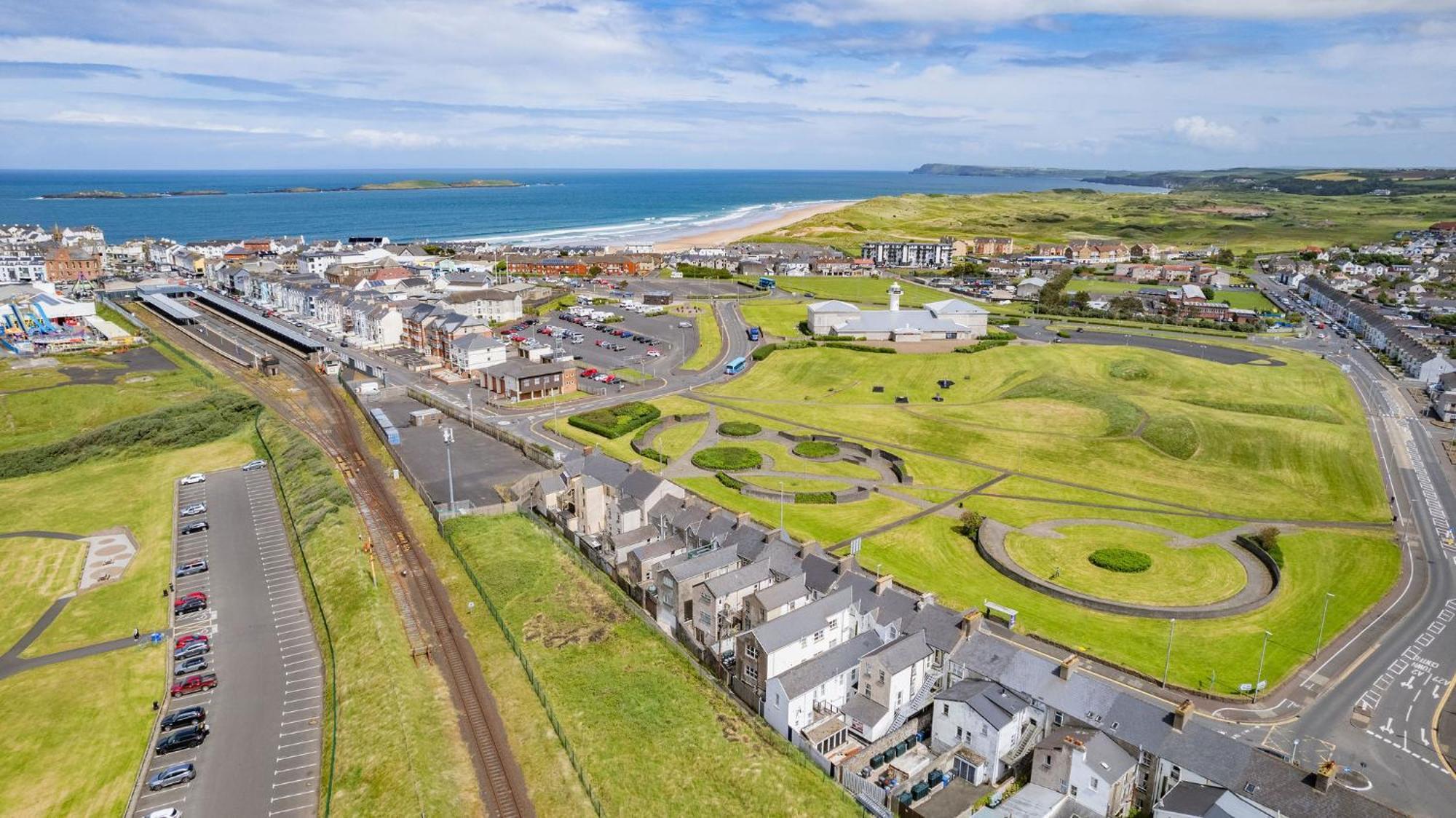 1 Dunluce Park - Portrush By The Sea公寓 外观 照片